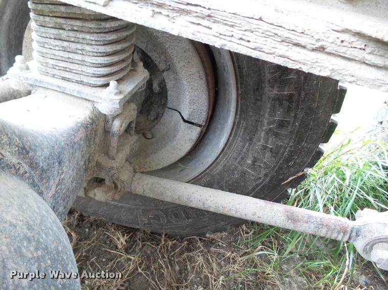 image for item L5523 1992 Volvo WG64 dump truck