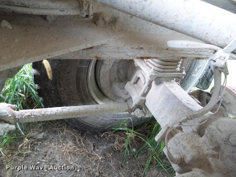 image for item L5523 1992 Volvo WG64 dump truck