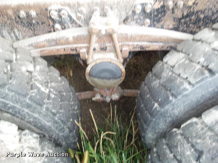 image for item L5523 1992 Volvo WG64 dump truck