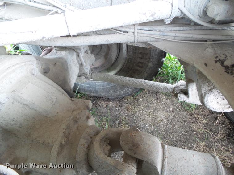 image for item L5523 1992 Volvo WG64 dump truck