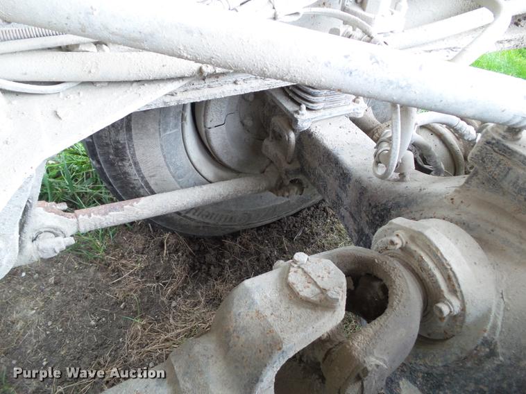 image for item L5523 1992 Volvo WG64 dump truck