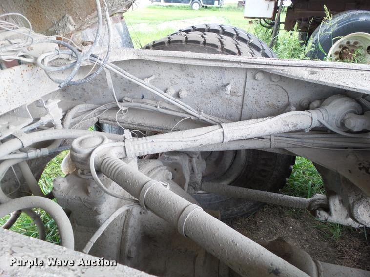 image for item L5523 1992 Volvo WG64 dump truck