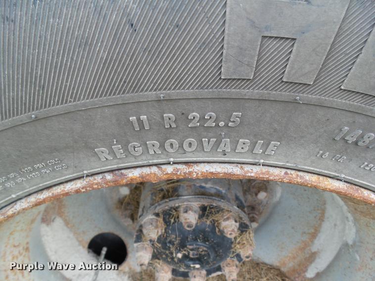 image for item L5523 1992 Volvo WG64 dump truck