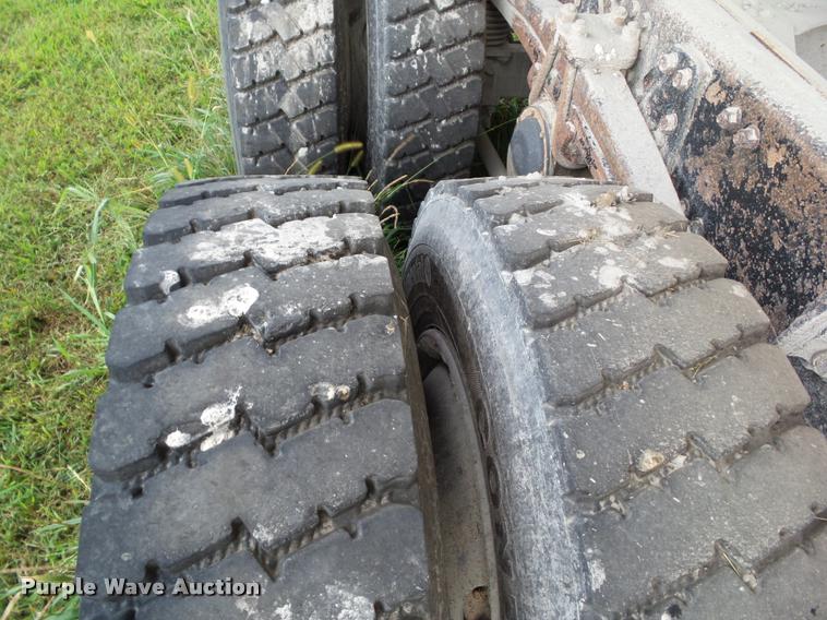 image for item L5523 1992 Volvo WG64 dump truck