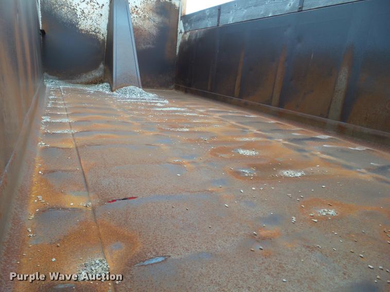 image for item L5523 1992 Volvo WG64 dump truck