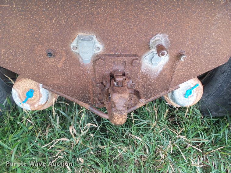 image for item L5523 1992 Volvo WG64 dump truck