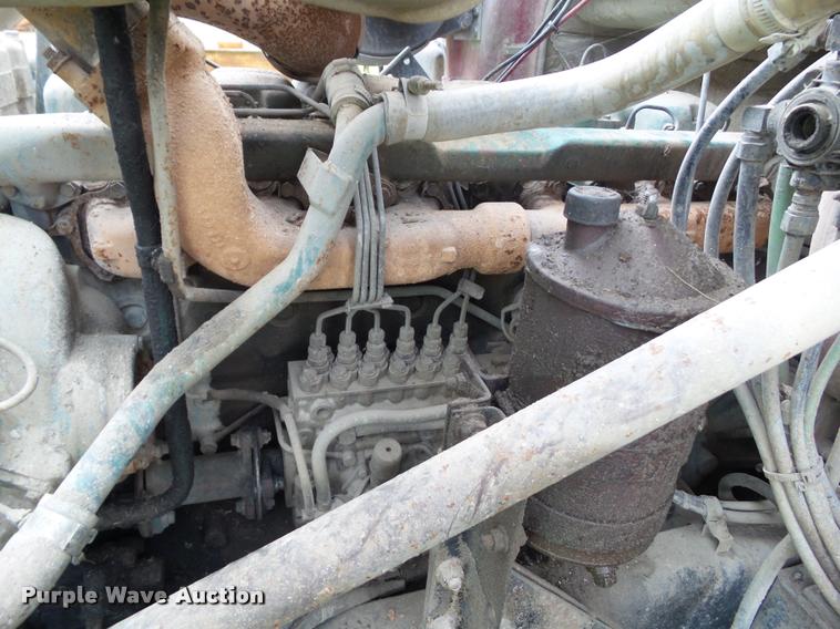 image for item L5523 1992 Volvo WG64 dump truck