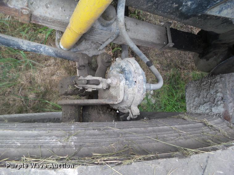 image for item L5523 1992 Volvo WG64 dump truck