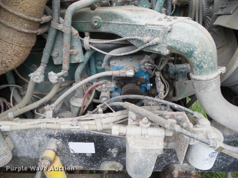 image for item L5523 1992 Volvo WG64 dump truck