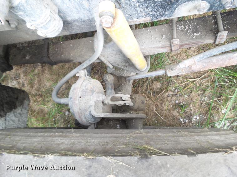 image for item L5523 1992 Volvo WG64 dump truck