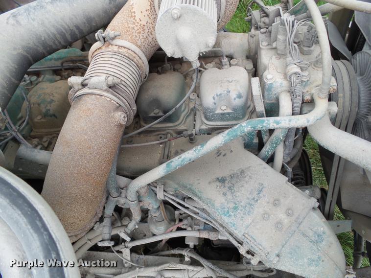 image for item L5523 1992 Volvo WG64 dump truck