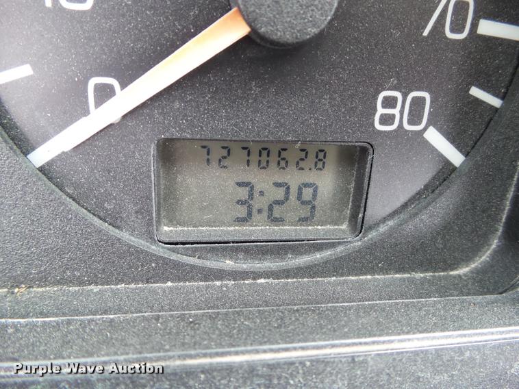 image for item L5523 1992 Volvo WG64 dump truck