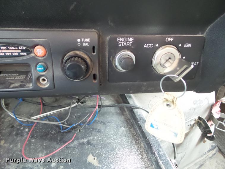 image for item L5523 1992 Volvo WG64 dump truck