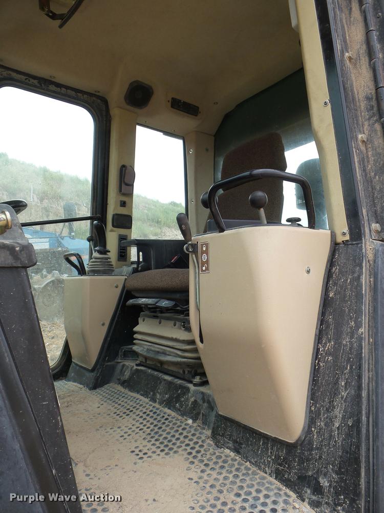 image for item L6964 2002 Caterpillar 953C track loader