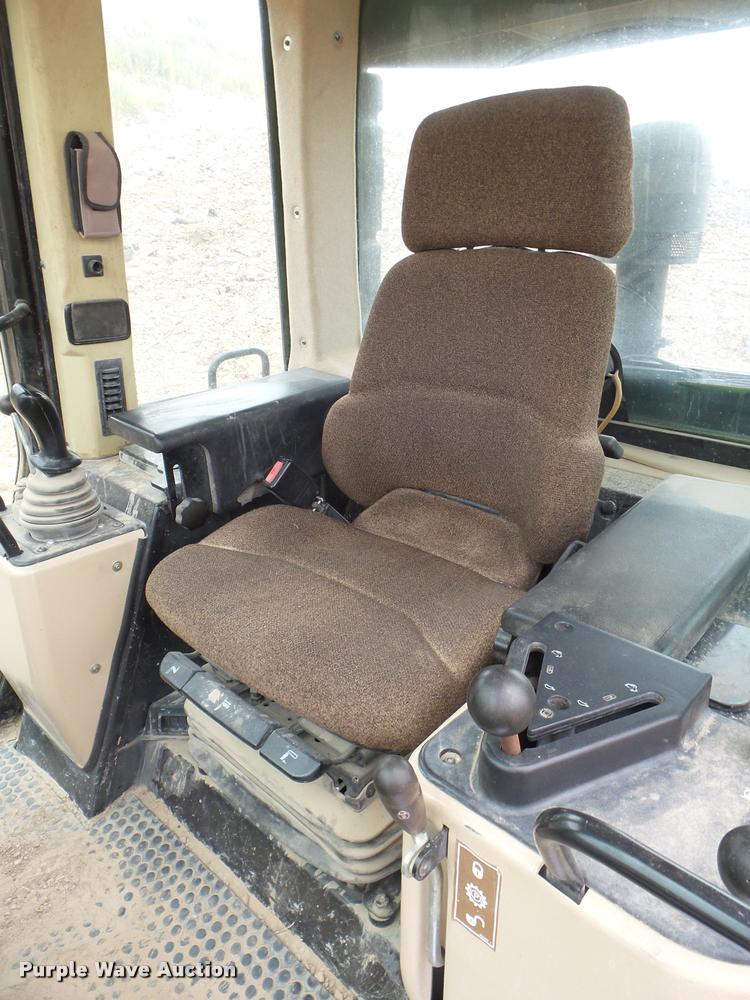 image for item L6964 2002 Caterpillar 953C track loader