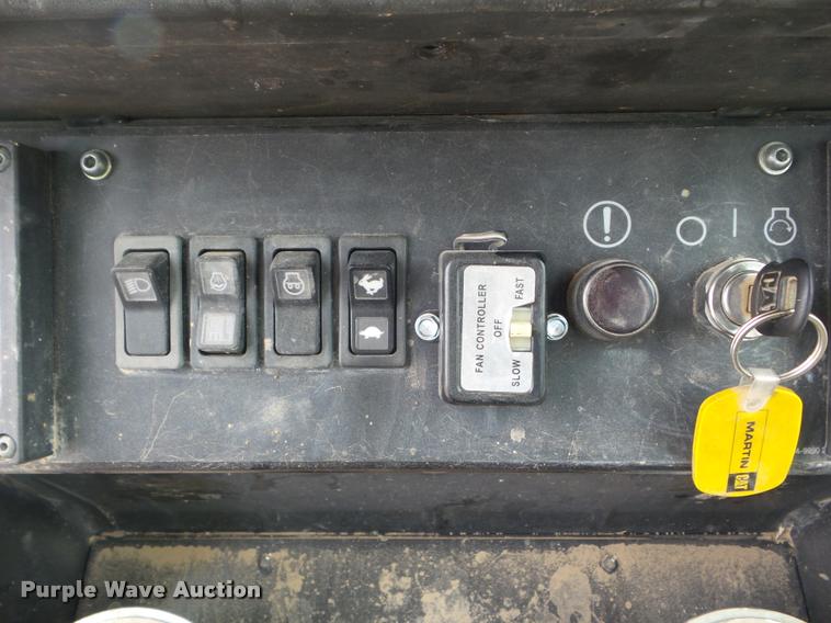 image for item L6964 2002 Caterpillar 953C track loader