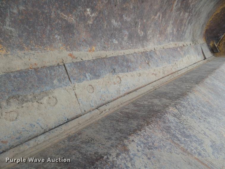 image for item L6964 2002 Caterpillar 953C track loader