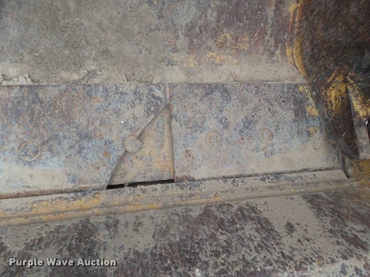 image for item L6964 2002 Caterpillar 953C track loader