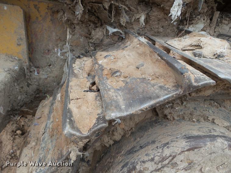 image for item L6964 2002 Caterpillar 953C track loader