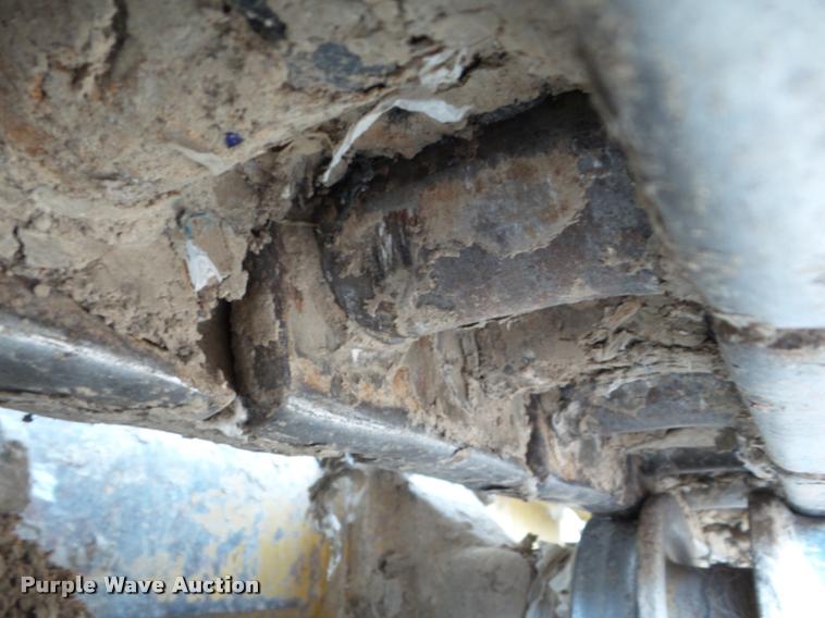 image for item L6964 2002 Caterpillar 953C track loader