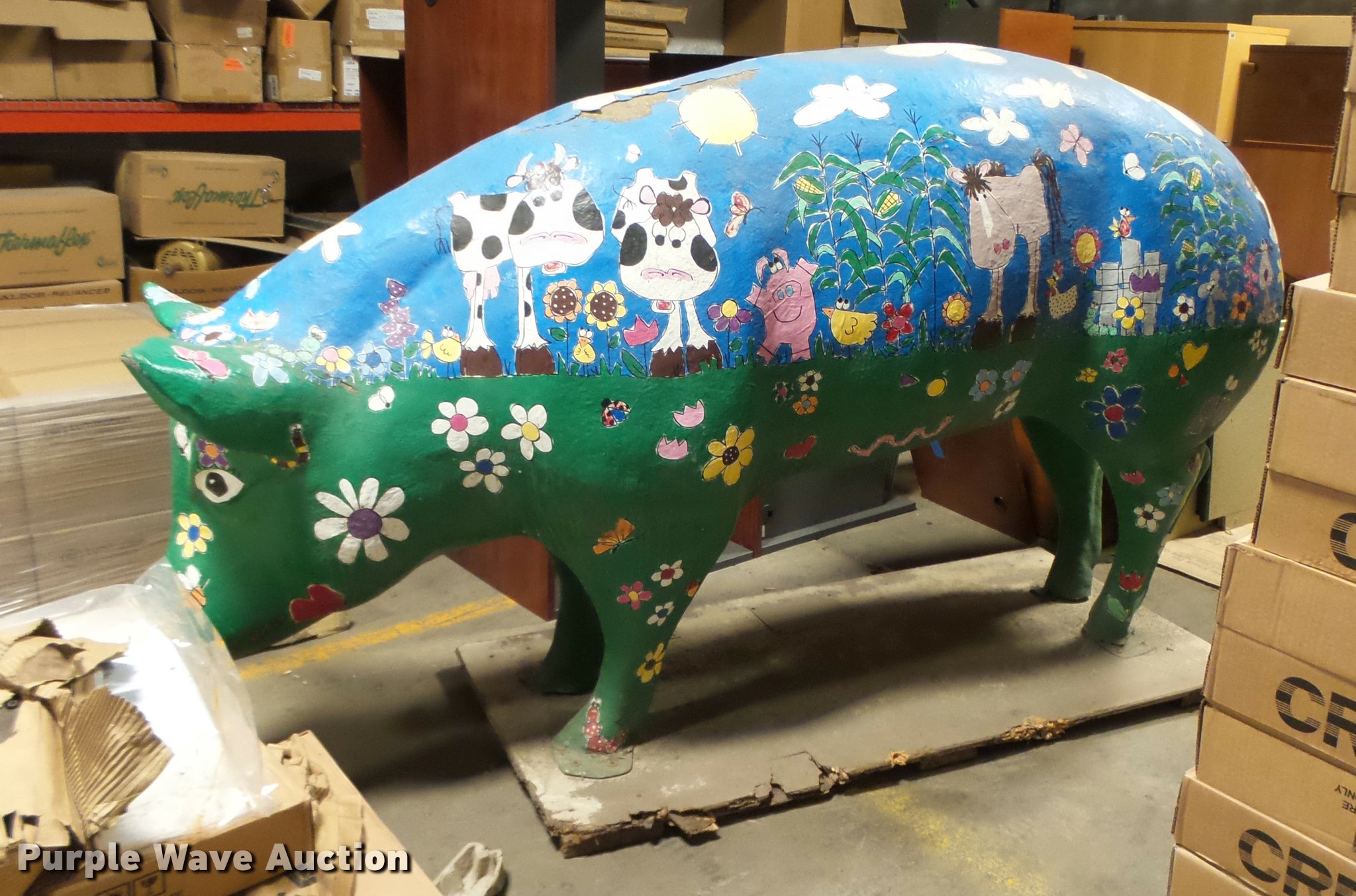 Pig statue in Des Moines, IA Item K2091 sold Purple Wave