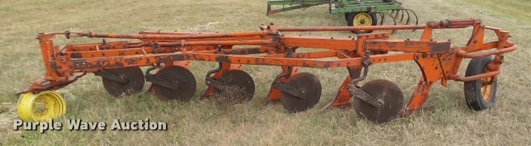 image for item BY9582 J I Case moldboard plow
