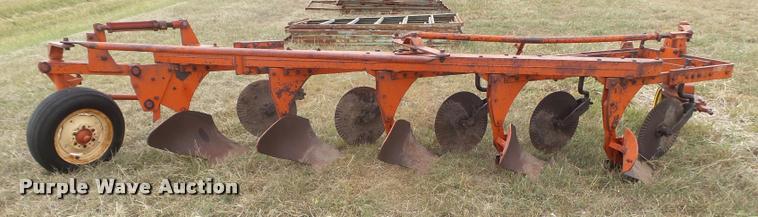 image for item BY9582 J I Case moldboard plow