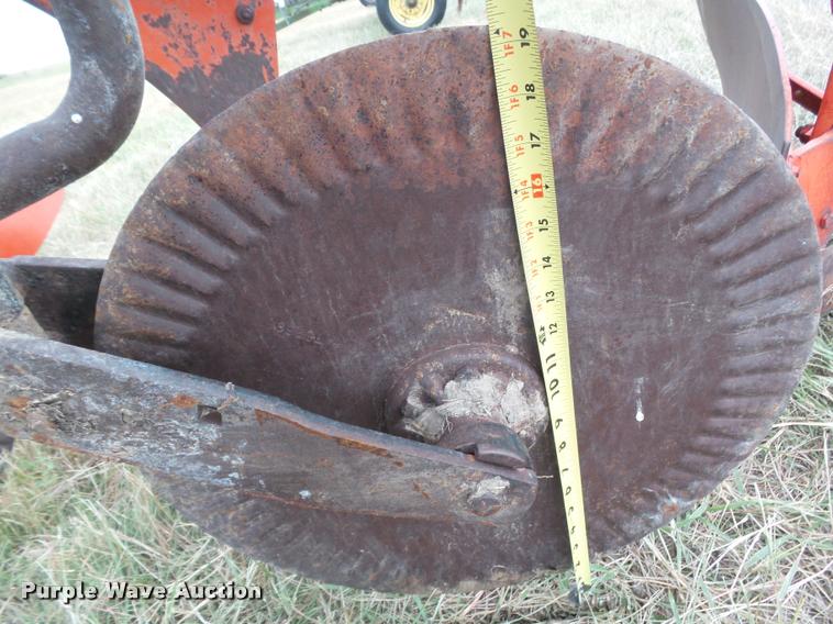 image for item BY9582 J I Case moldboard plow