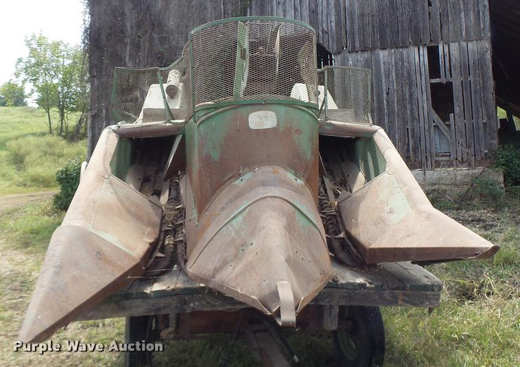 image for item CC9351 John Deere 227 corn picker