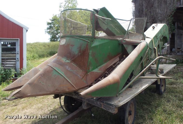 image for item CC9351 John Deere 227 corn picker