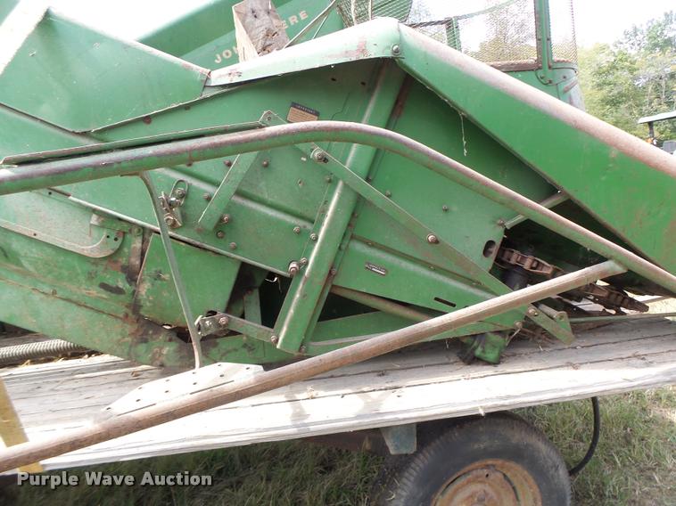 image for item CC9351 John Deere 227 corn picker