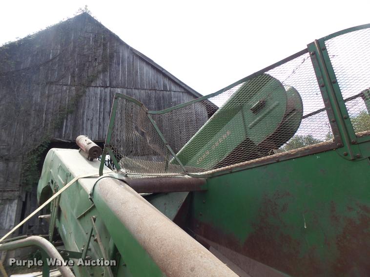 image for item CC9351 John Deere 227 corn picker