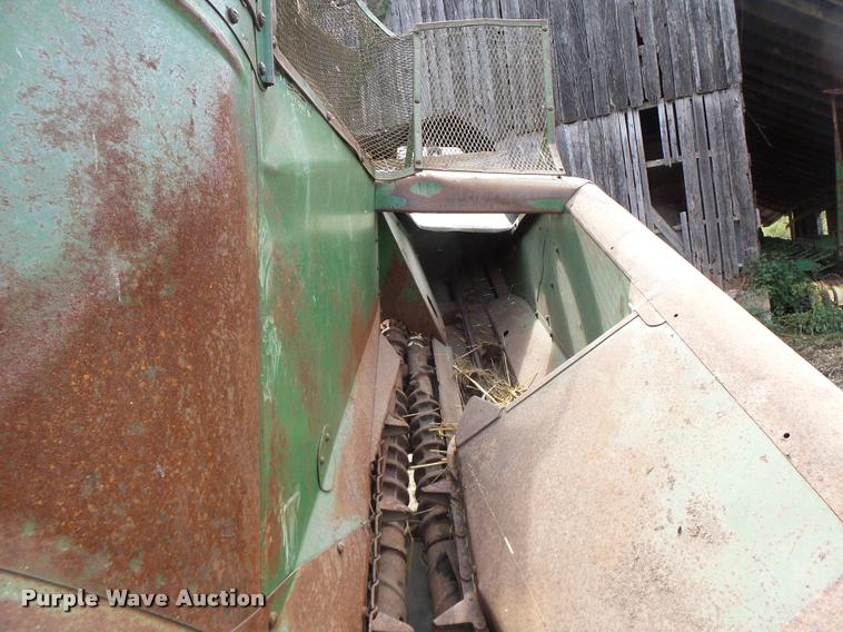 image for item CC9351 John Deere 227 corn picker