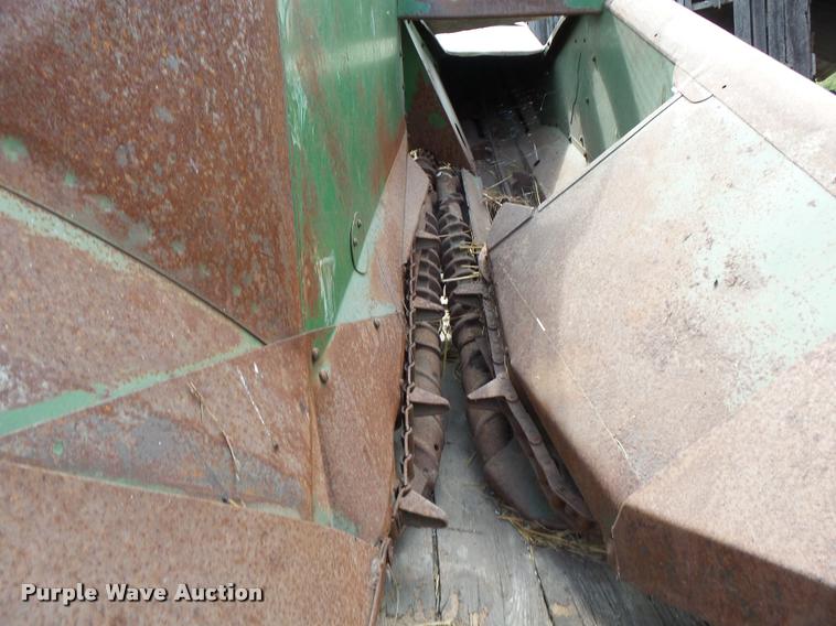 image for item CC9351 John Deere 227 corn picker