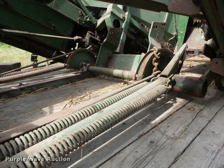 image for item CC9351 John Deere 227 corn picker