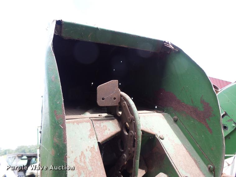 image for item CC9351 John Deere 227 corn picker