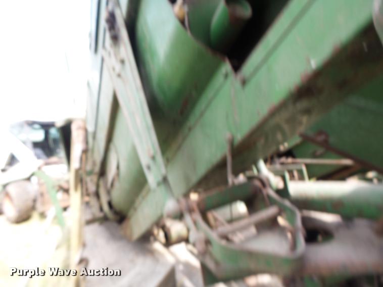 image for item CC9351 John Deere 227 corn picker