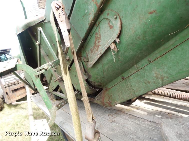 image for item CC9351 John Deere 227 corn picker