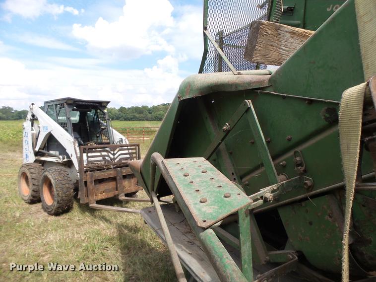 image for item CC9351 John Deere 227 corn picker