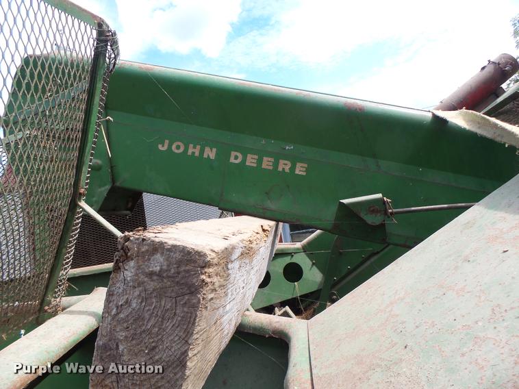 image for item CC9351 John Deere 227 corn picker