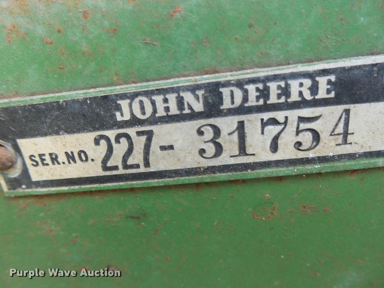 image for item CC9351 John Deere 227 corn picker