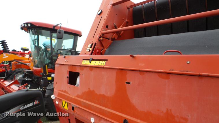 image for item DA2842 1995 New Holland 660 round baler