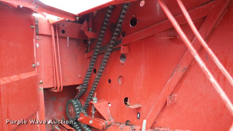 image for item DA2842 1995 New Holland 660 round baler