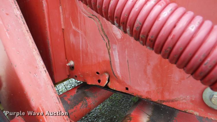 image for item DA2842 1995 New Holland 660 round baler