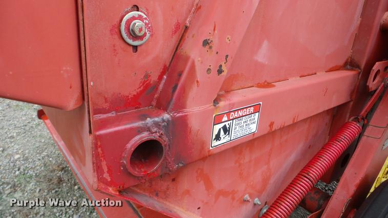 image for item DA2842 1995 New Holland 660 round baler