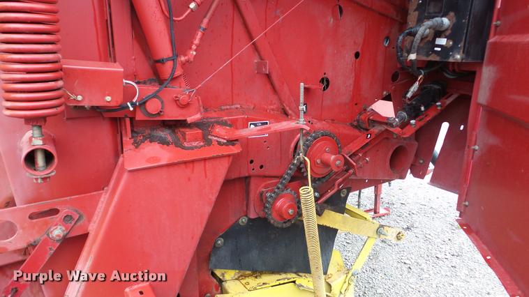 image for item DA2842 1995 New Holland 660 round baler