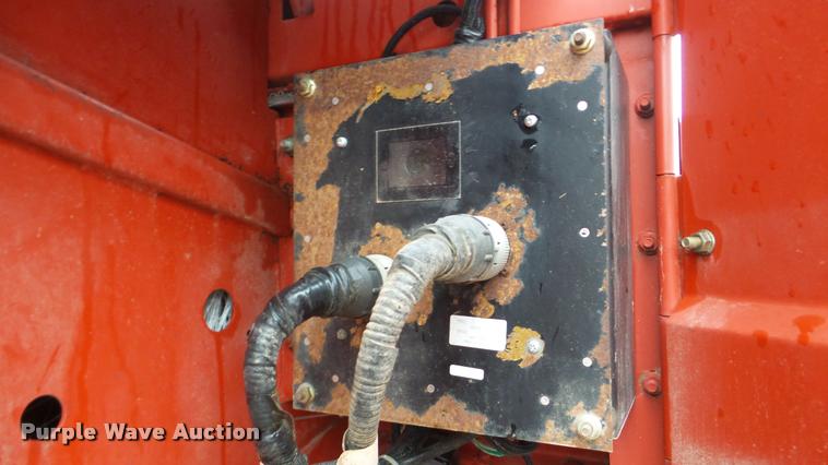 image for item DA2842 1995 New Holland 660 round baler