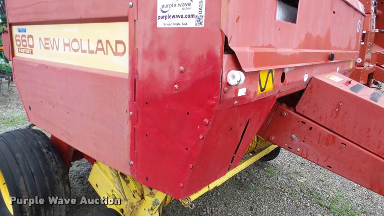 image for item DA2842 1995 New Holland 660 round baler