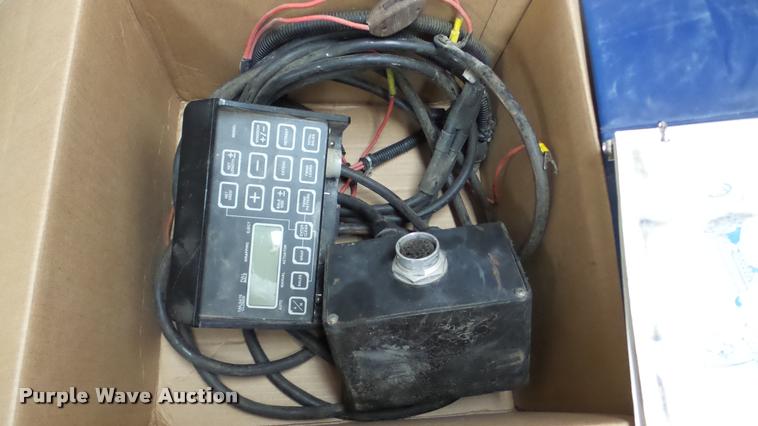 image for item DA2842 1995 New Holland 660 round baler