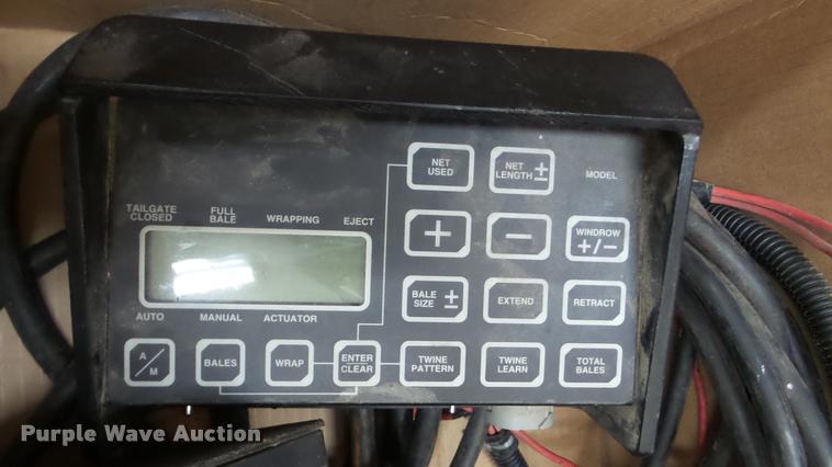 image for item DA2842 1995 New Holland 660 round baler